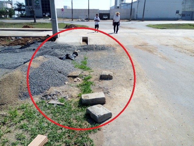 19/08/2017 - Fotos obras faixas elevadas e pista ciclismo 