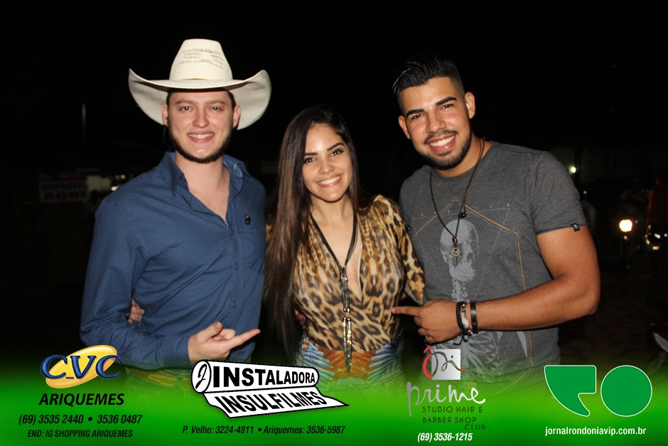 Show com Pedro Luccas e Vinicius + Tata Bonela