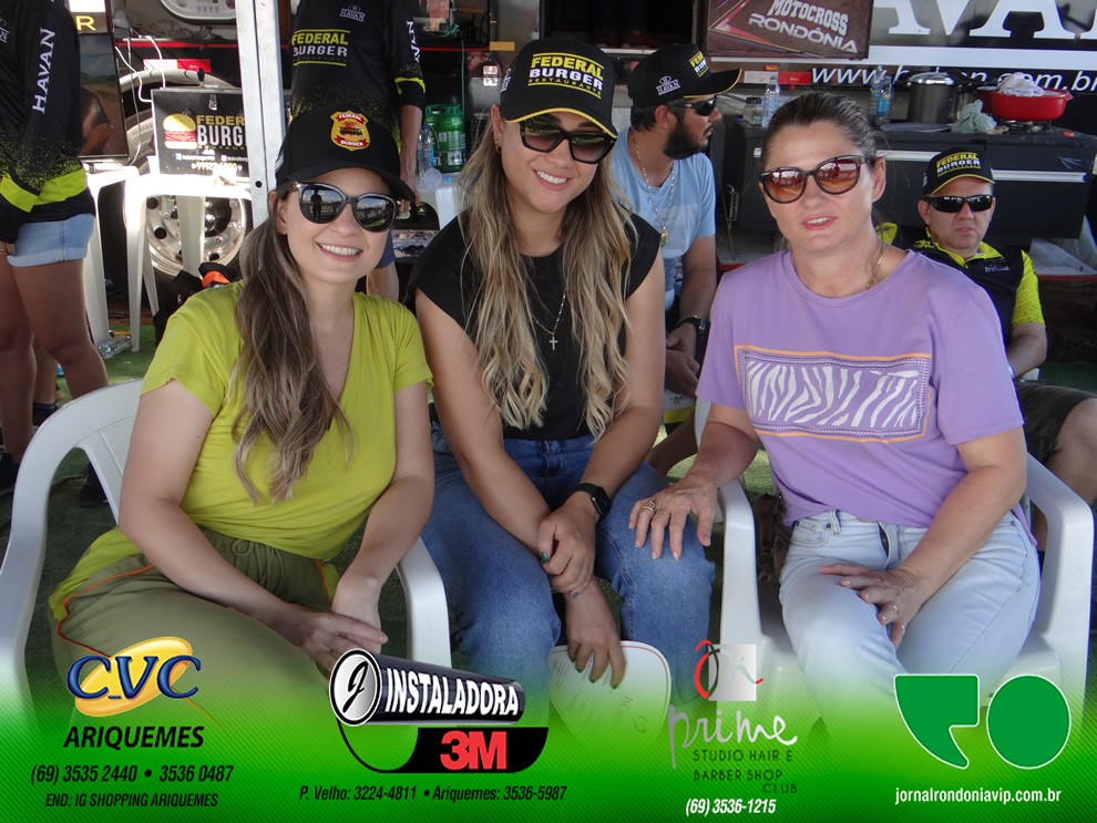 Corrida de Motocross em Monte Negro