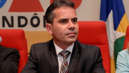 “Ilustre ausência”, por Andrey Cavalcante