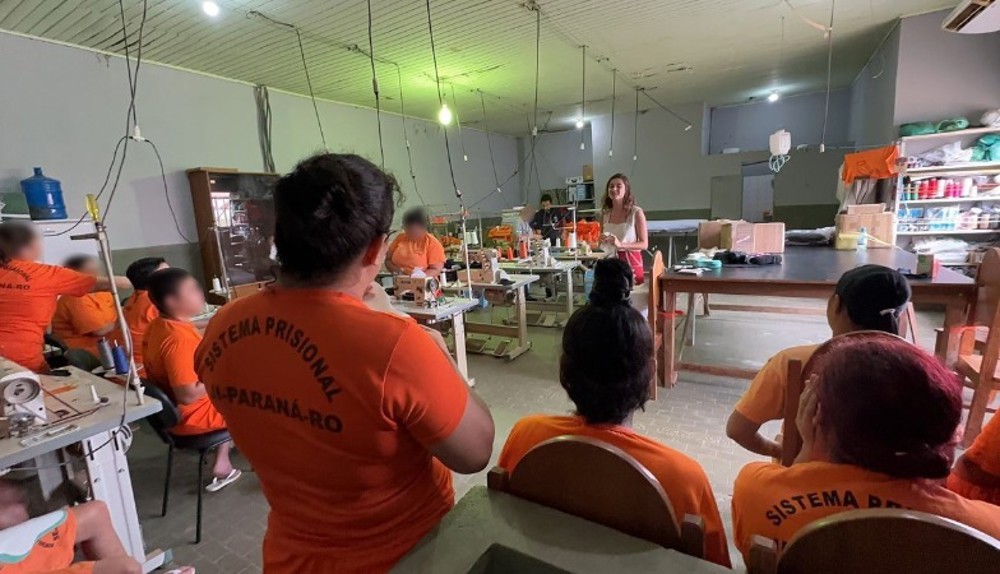 Detentas de Ji-Paraná fazem curso de absorventes e empreendedorismo com apoio do MP
