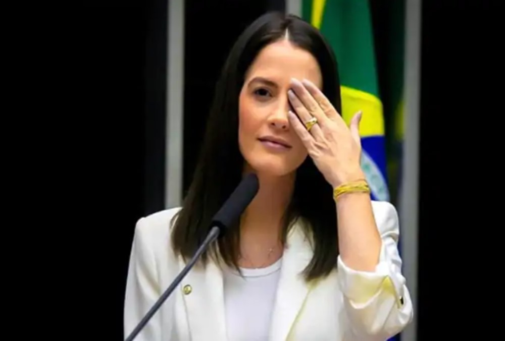Morre aos 39 anos a deputada federal Amália Barros, dirigente do PL