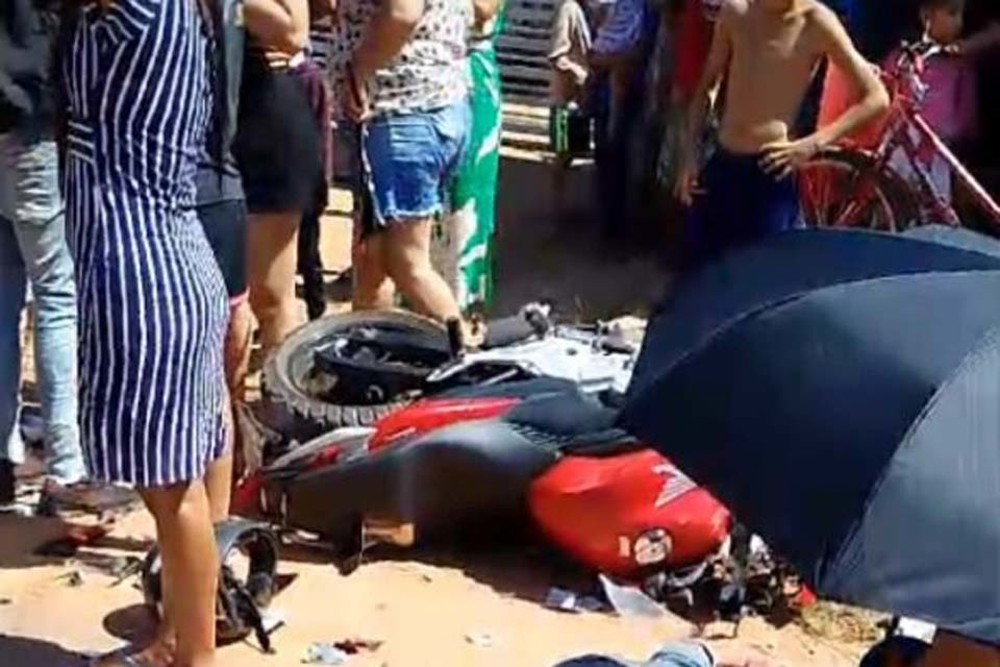 Acidente envolvendo motocicletas resultou em graves ferimentos em três indivíduos em Ji-Paraná.