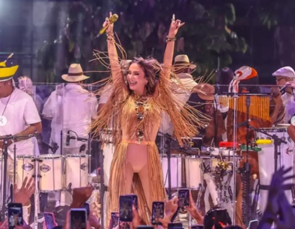 Ministério Público recebe denúncia contra Claudia Leitte; cantora retirou nome de orixá de música