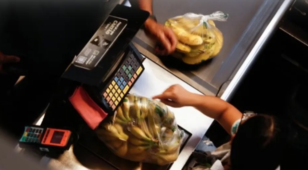 Inflação desacelera após mês recorde, mas preços sobem 0,56% em março