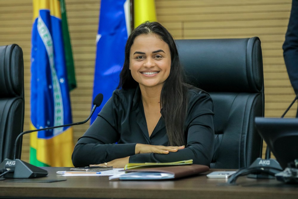 Dra. Taissa protocola projeto de lei que garante cadeiras de rodas em escolas públicas estaduais