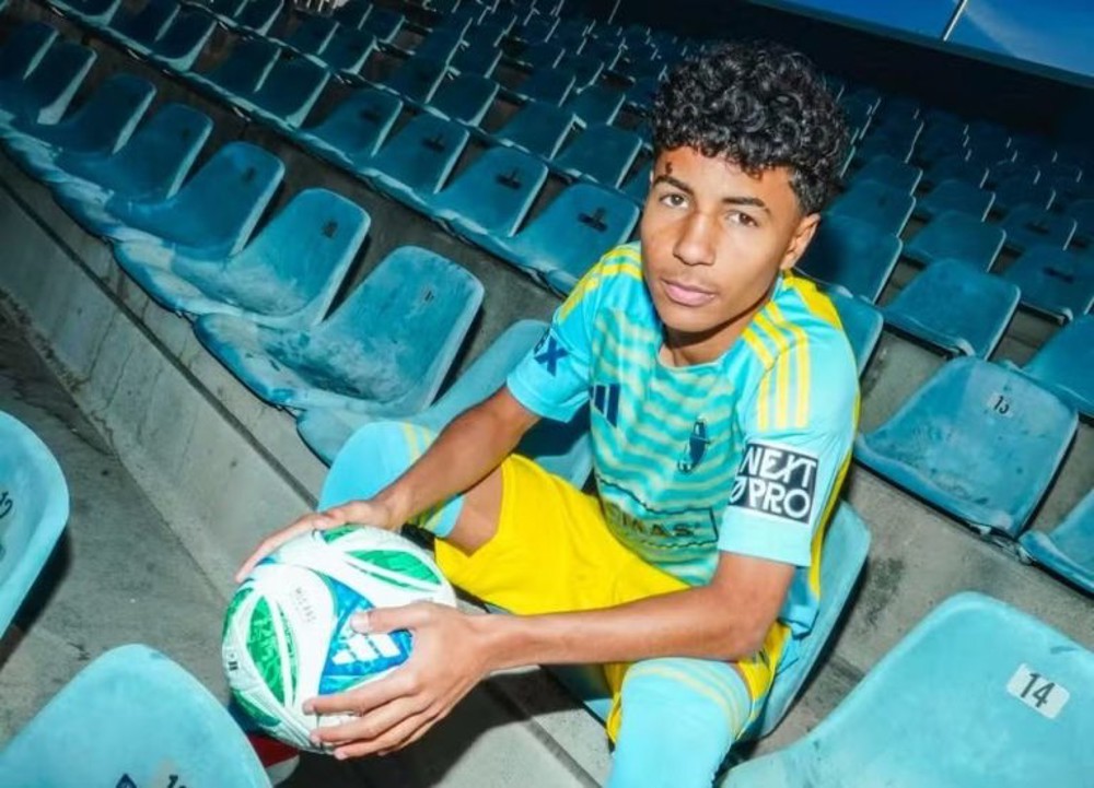 Filho de jaruenses assina contrato com time americano aos 15 anos e faz história