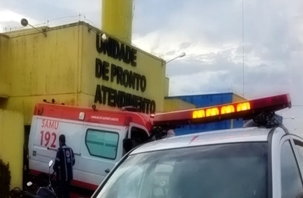 Homem é atacado a facadas por enteado em condomínio 