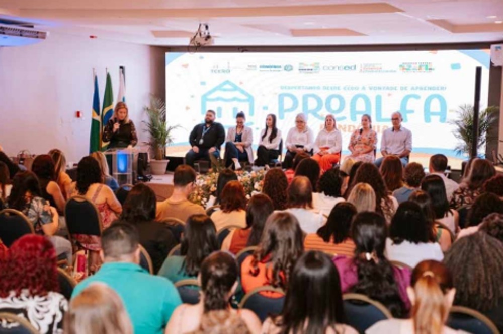 Semed recebe Selo Nacional de Compromisso com a Alfabetização