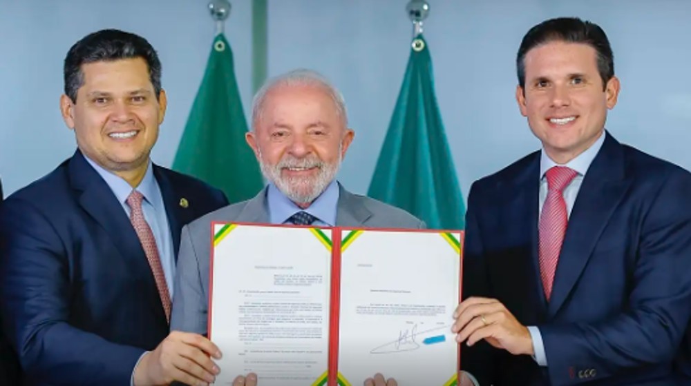 Lula entrega PEC da Segurança Pública para tramitação no Congresso