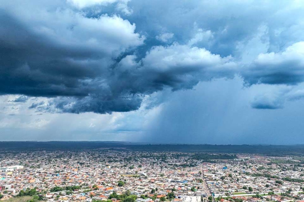 Rondônia deve ter tempo quente com pancadas de chuva