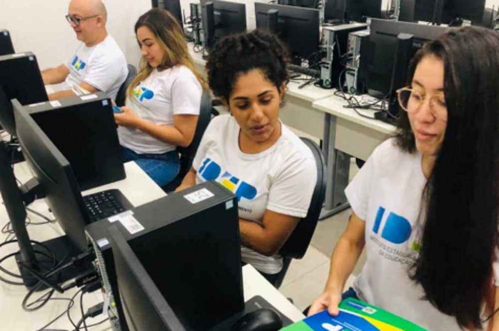 Inscrições para cursos profissionalizantes remotos seguem até 4 de maio, em todos os municípios