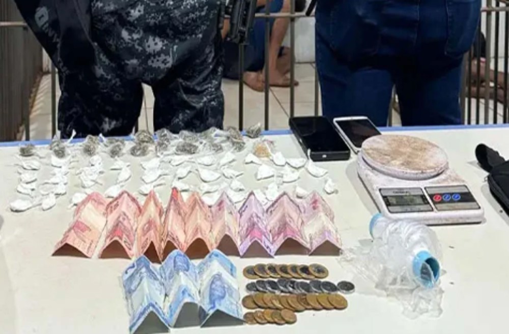 Força Tática e FTICCO fecham boca de fumo e prendem suspeitos com drogas