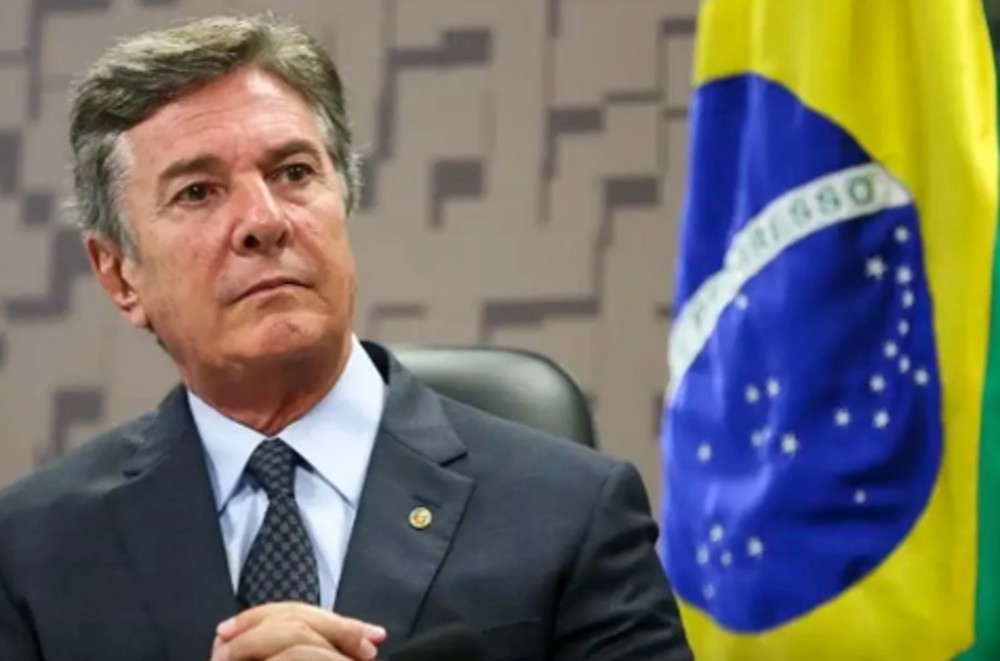 Ex-presidente Fernando Collor deixa presídio para cumprir pena em casa