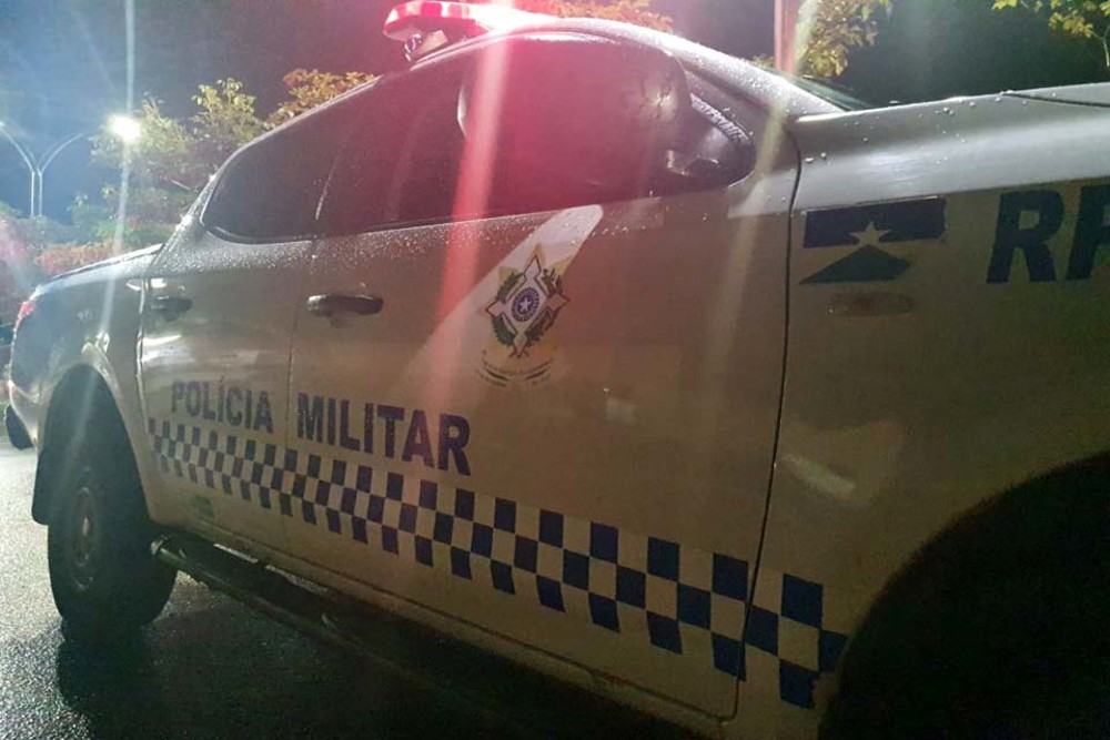 Adolescente é filmada tendo relações com meio-irmão e caso de incesto termina na polícia