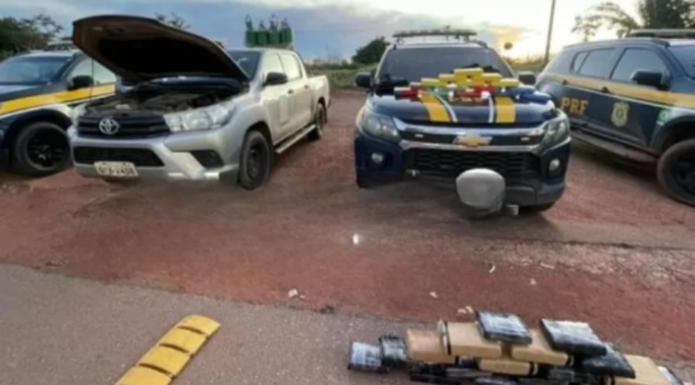 Carro da Secretaria de Saúde é flagrado com drogas e munições de fuzil na BR-425, em Rondônia