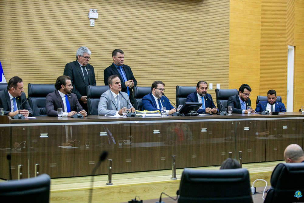 Deputados aprovam recomposição salarial para servidores da Sepog