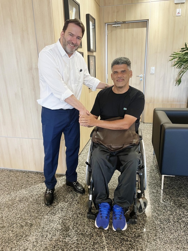 Alex Redano pede quiosque para emissão de RG na Câmara Municipal de Ouro Preto do Oeste