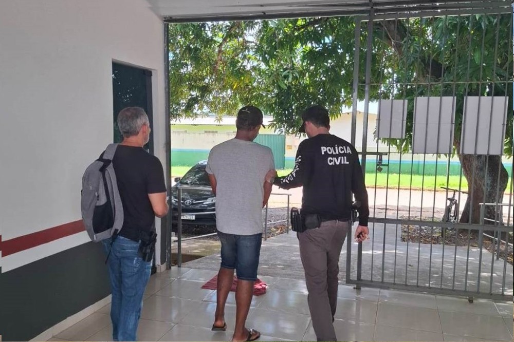 Homem vai à delegacia registrar furto e é preso por mandado de prisão em aberto em Ouro Preto