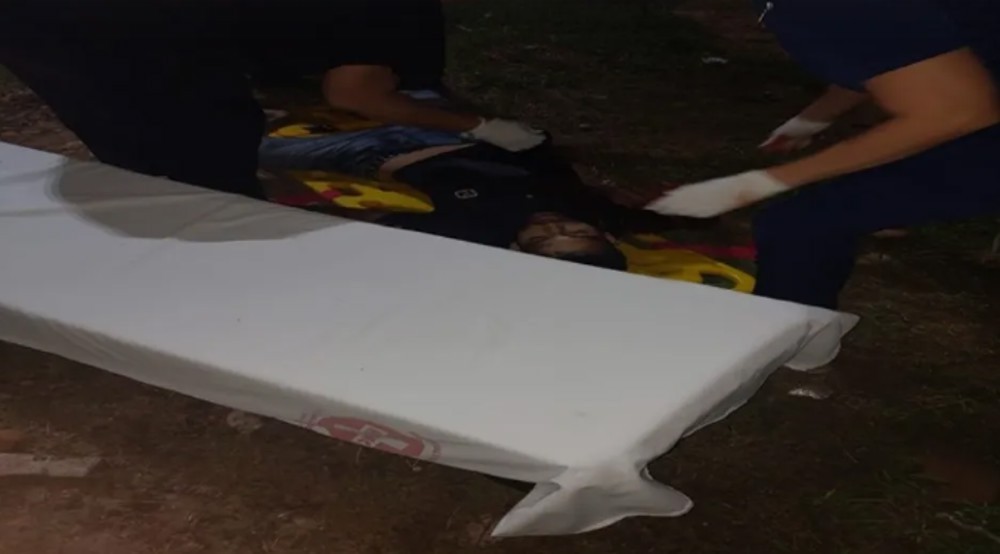 Polícia Civil investiga homicídio após vítima ser baleada em frente à sua residência