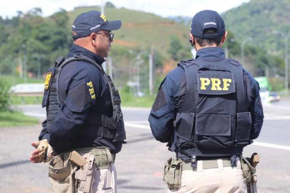 Duas mulheres são presas em flagrante transportando drogas dentro de táxi em Guajará-Mirim