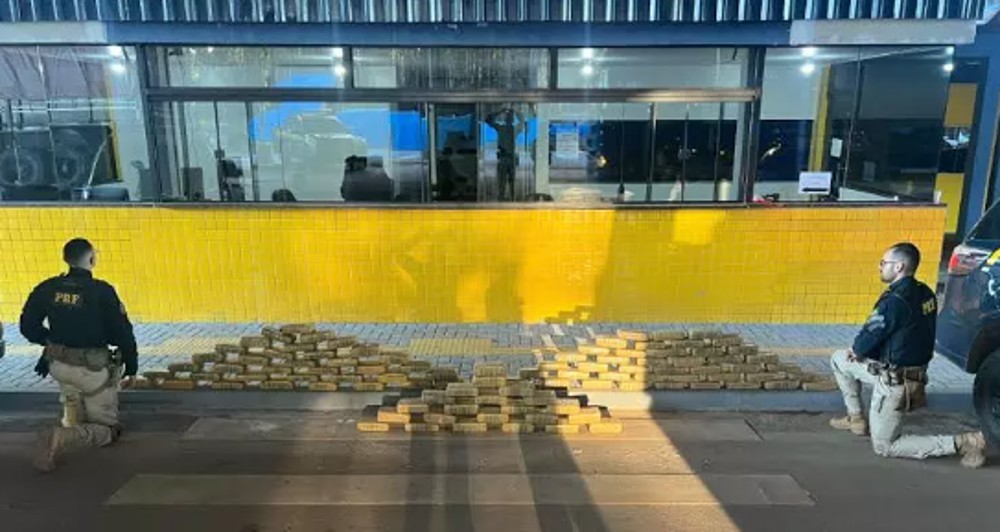 PRF intercepta mais de 100 kg de maconha em caminhão na BR-364