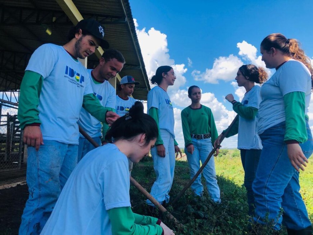 Ensino técnico prepara jovens para carreiras no agronegócio