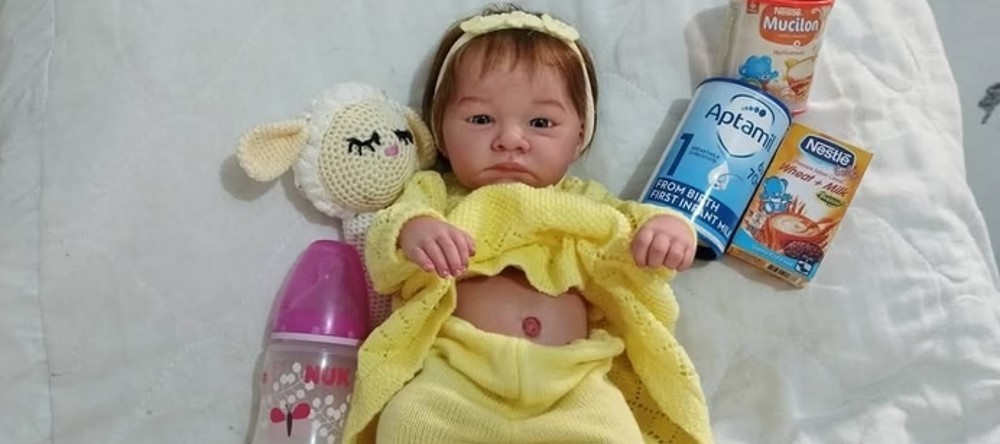 Mulher leva bebê reborn para receber atendimento em UPA: “Muita dor”