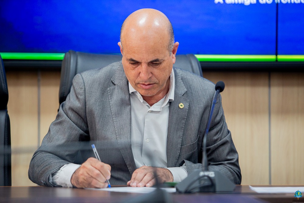 Ismael Crispin faz alerta na Assembleia sobre embargos do Ibama a produtores de RO por "dedução"