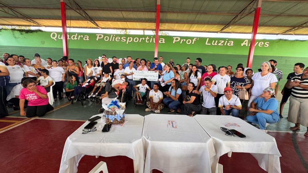 Deputada Sílvia Cristina entrega R$ 300 mil à Apae de Ji-Paraná em mais um ano de parceria
