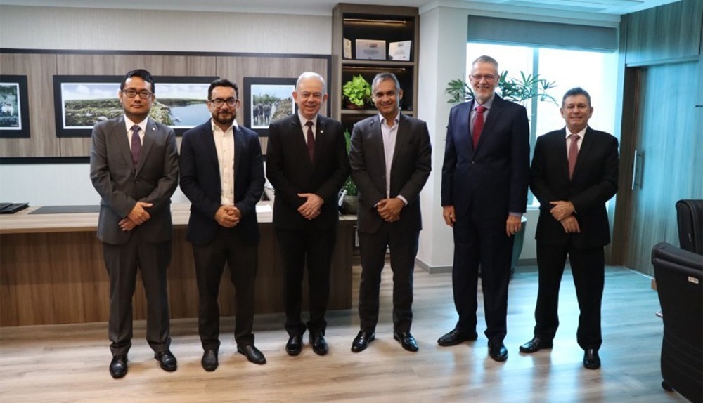 Membros do Ministério Público do Acre realizam visita institucional à sede do MPRO