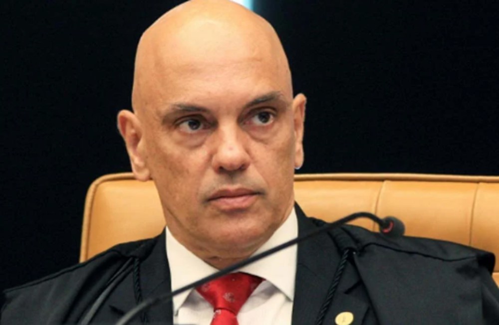 Moraes ameaça prender ex-deputado durante audiência da ação do golpe