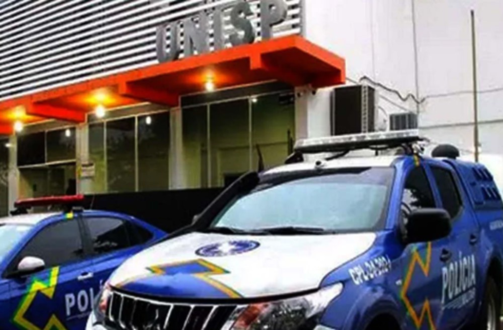 Pai aciona Polícia Militar após ser atacado por filha adolescente com faca