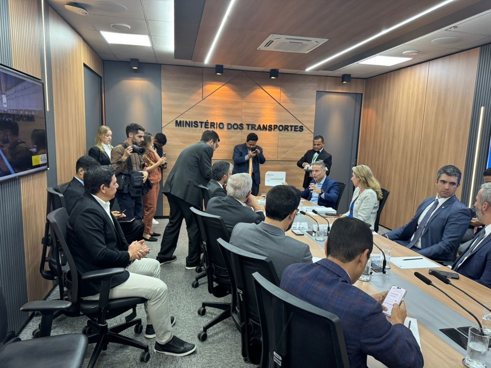 AROM se reúne com ministro dos Transportes para buscar soluções para a ponte do Rio Candeias