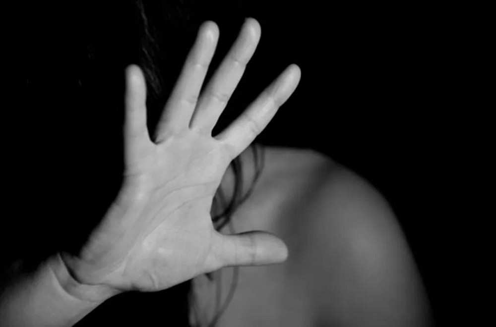 Homem foge após violar medida protetiva e bater insistentemente na janela da casa da ex