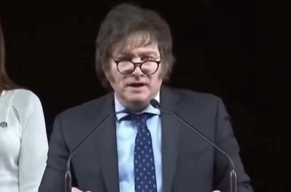 Argentina reafirma saída da OMS e diz que vai rever protocolo sobre vacinas