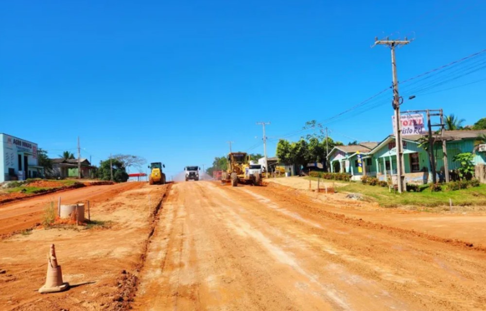 Obras na RO-420, em Jacinópolis, avançam para receber novo asfalto e melhorar infraestrutura urbana