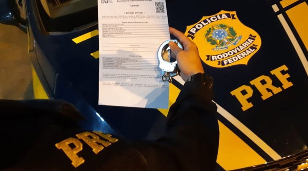PRF em Rondônia cumpre dois mandados de prisão