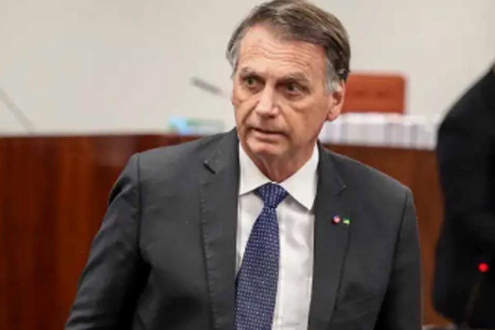 Bolsonaro nega plano de golpe, pede desculpa ao STF e critica urnas