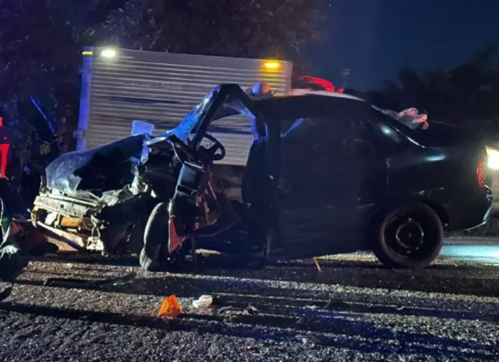 Bebê de 3 meses e casal de idosos morrem em grave acidente envolvendo três carros