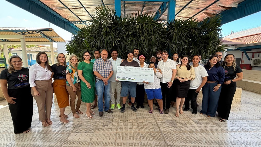 Deputada Sílvia Cristina participa da entrega de R$ 100 mil à Apae de Jaru