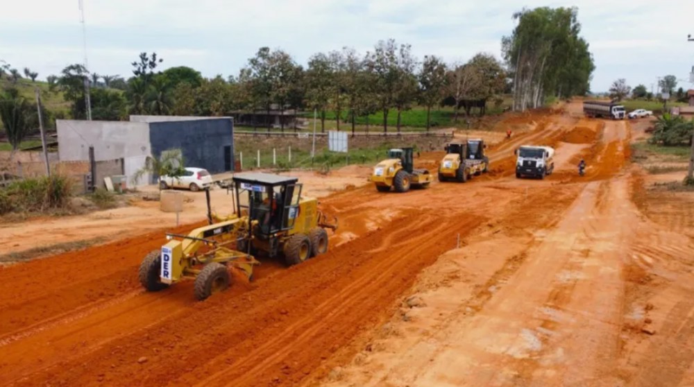 Pavimentação da RO-420 avança com drenagem concluída e terraplanagem quase finalizada