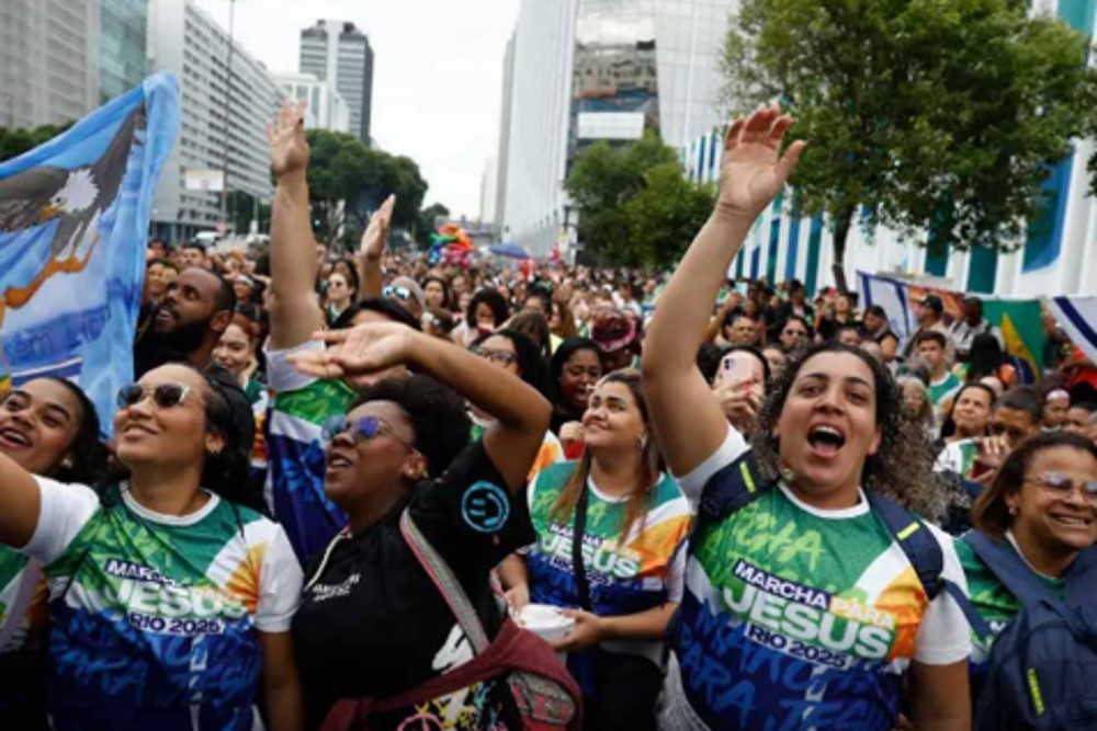 Marcha para Jesus mantém tom político com milhares de pessoas em SP