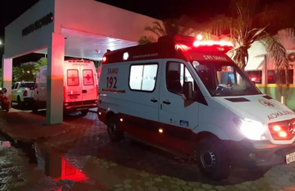 Jovem é atacado a facada por ex-marido de amiga