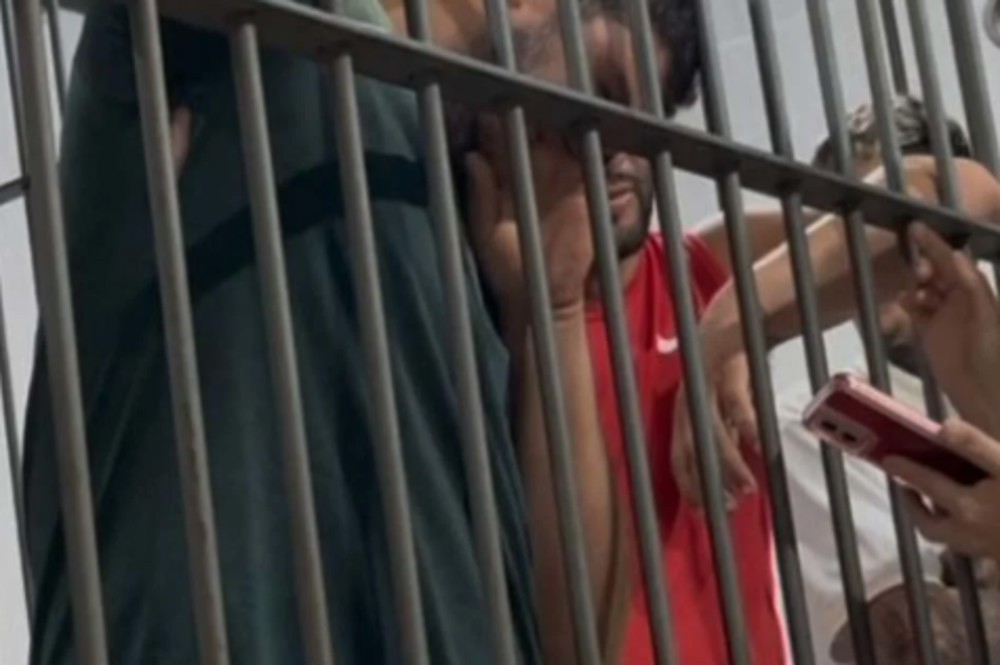Trio é preso com pistola roubada quando ia fazer ataque a tiros em condomínio