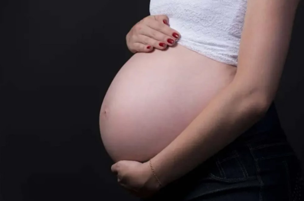 Brasileiras estão tendo menos filhos e adiam maternidade, diz Censo