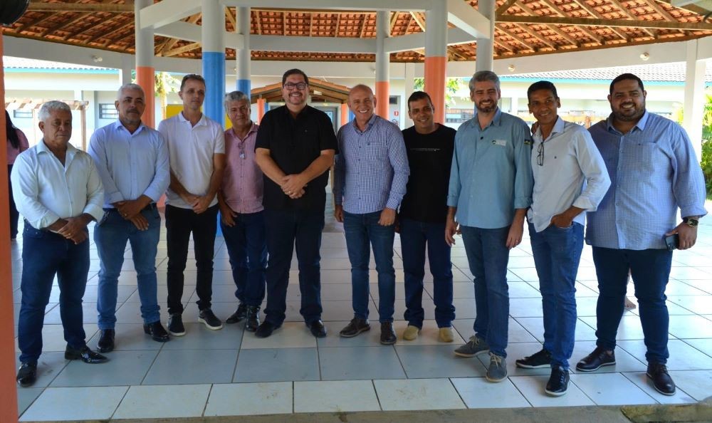 Escola recebe novos equipamentos com investimento do deputado Ezequiel Neiva