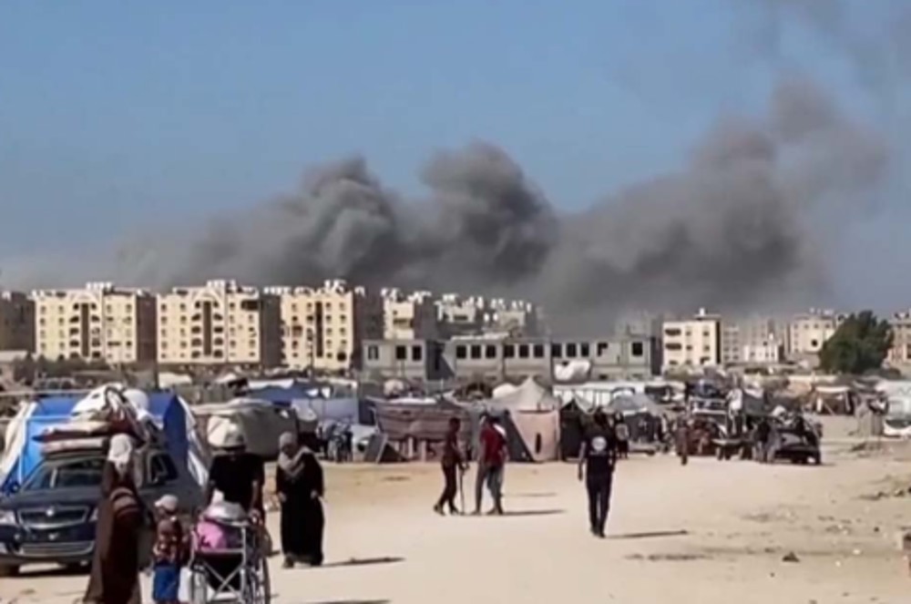 Pelo menos 82 palestinos morrem durante a noite em ataques em Gaza
