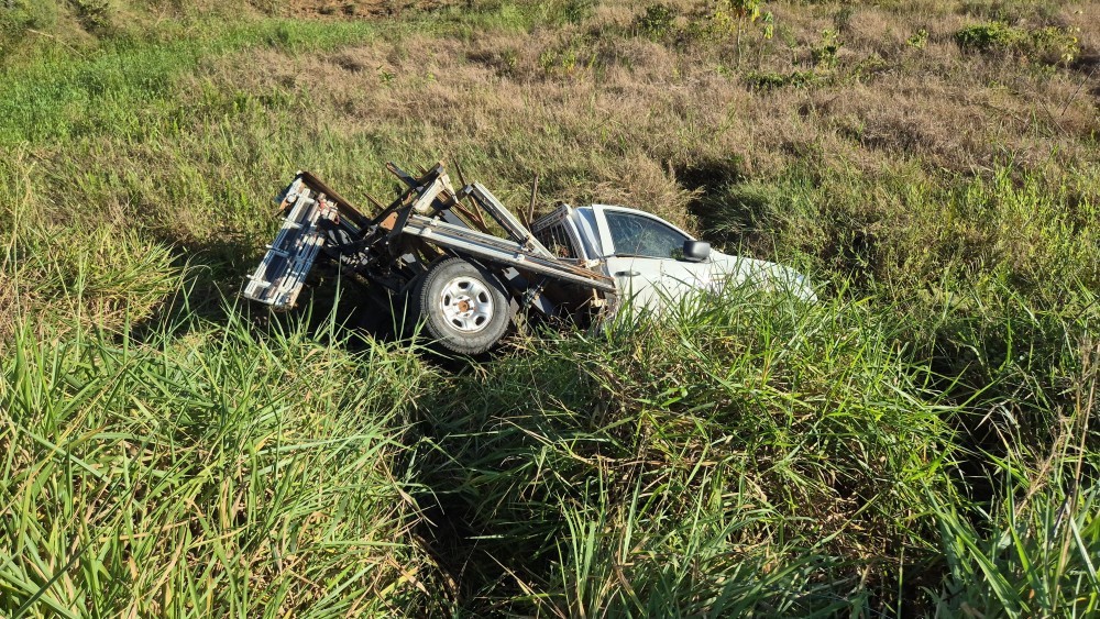 Engavetamento com seis veículos deixa dois feridos na RO-464 em Jaru