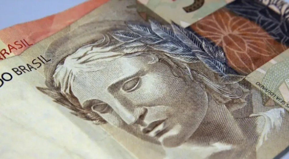 Brasileiros sacaram R$ 315 milhões em valores a receber em maio